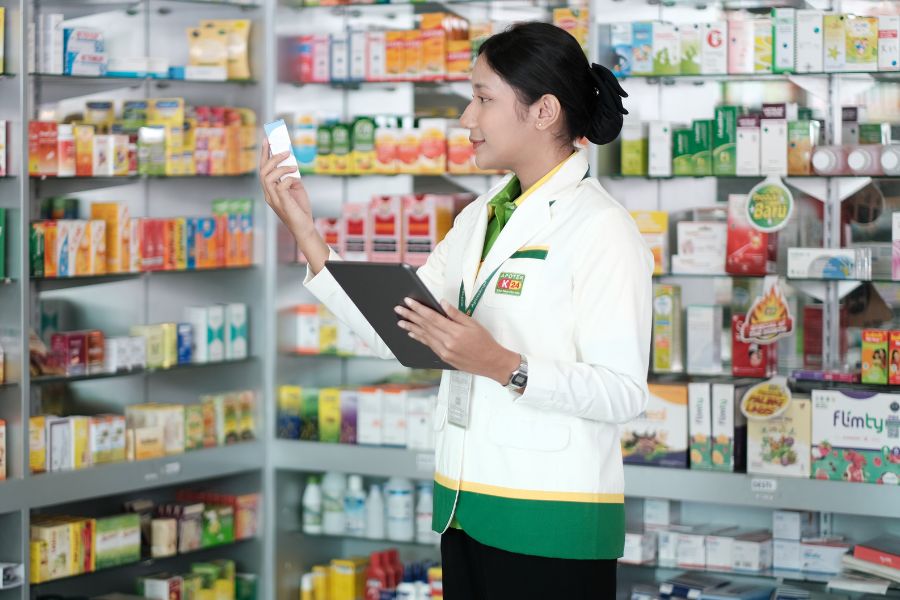 4 Dampak Positif Penggunaan Teknologi pada Bisnis Apotek